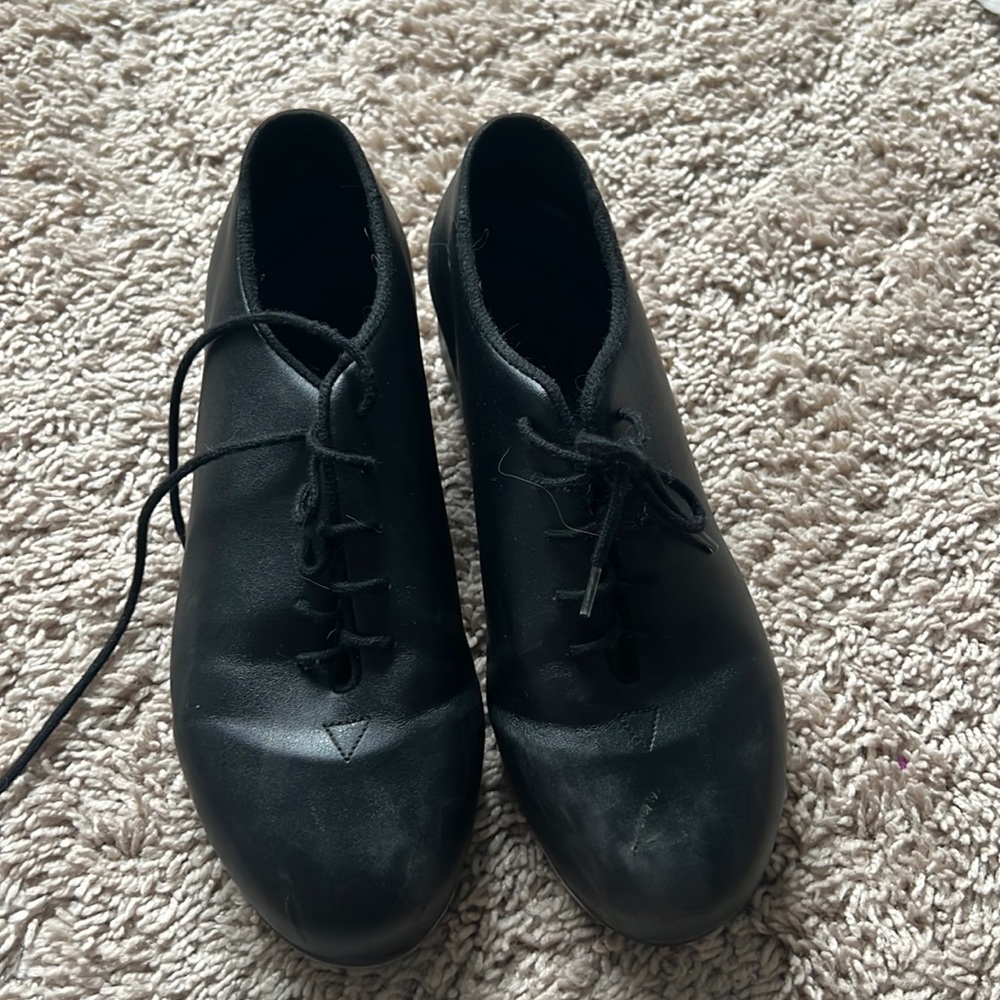 Leo’s tap shoes for girl or boy.